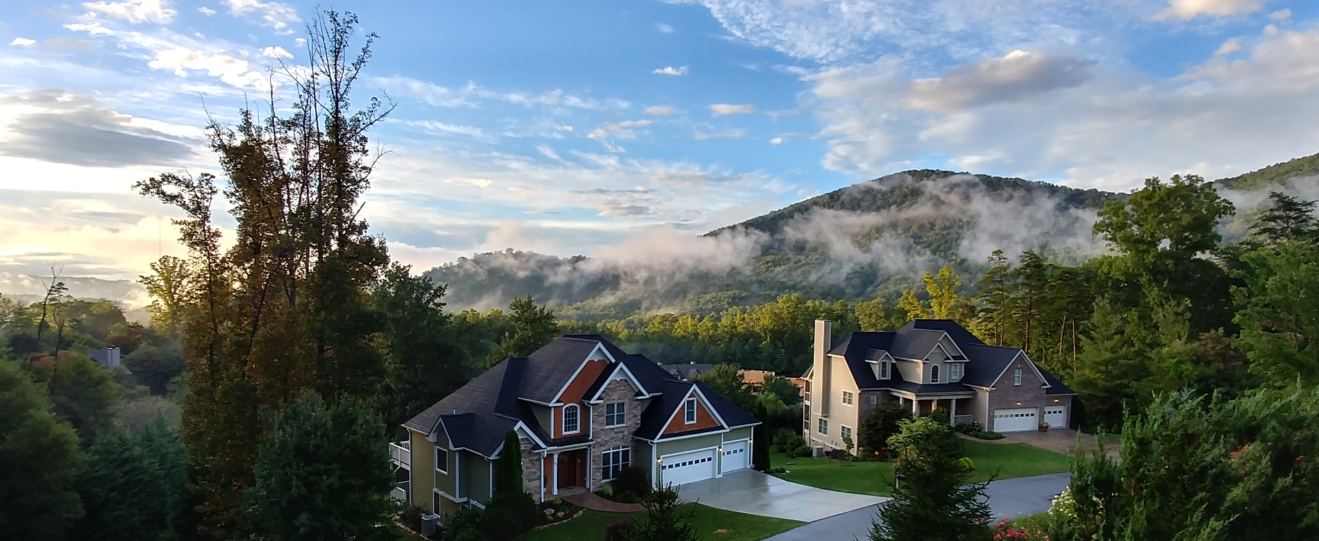 AVL View Clouds Wide